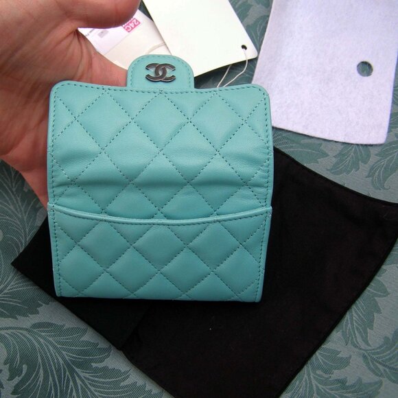 RARE NWT CHANEL Turquoise Flap Card Holder WITH BOX - Picture 8 of 12